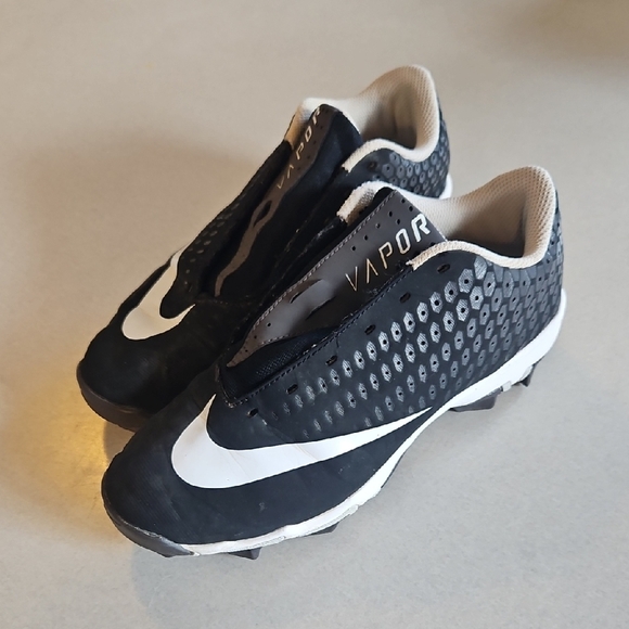Nike Baseball Cleats - Picture 1 of 12
